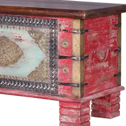 Charakterstarke Holztruhe mit Metallgriffen - Agacina