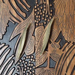 Design Barschrank mit Schnitzerei und Lack - Marcel