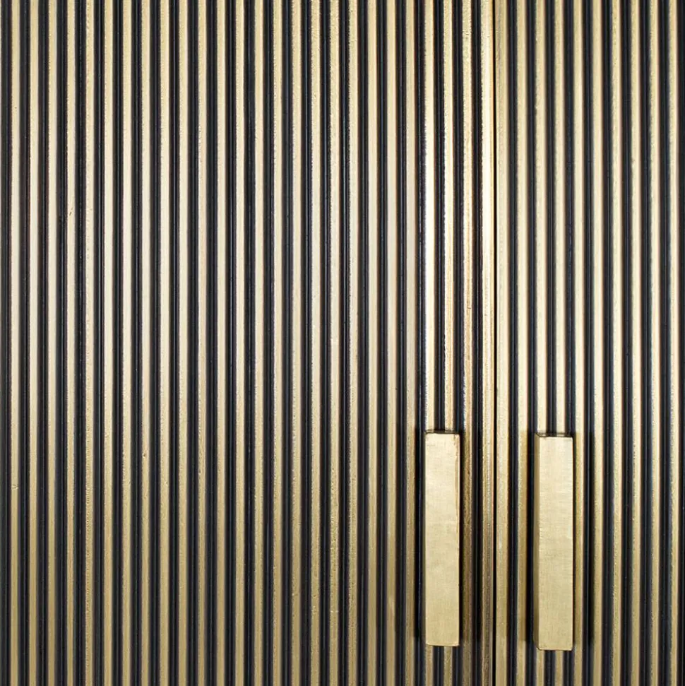 Design Schrank mit viel Bodenfreiheit - Hayato