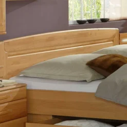 Doppelbett Bordeaux aus Erle Teilmassiv