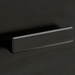 Dunkelbraunes Highboard mit Wiener Geflecht - Santiana