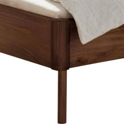 Dunkles Holzbett aus Nussbaum Massivholz - Vetonia