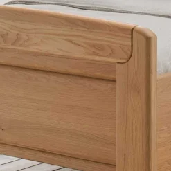 Eiche Holzbett mit 48 cm Einstiegshöhe - Sendician