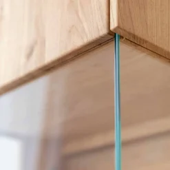 Eichenholz Hängevitrine mit Hirnholz Applikation - Deruta