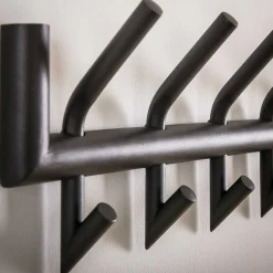 Garderobe Hakenleiste aus Metall Rundrohr - Quoterra