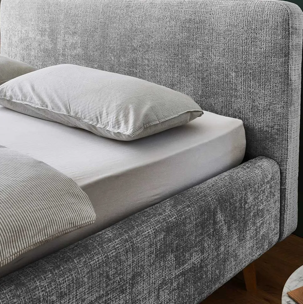 Graues Polsterbett mit Boucle Bezug und Holzfüßen - Endrov