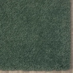 Grüner Läufer Teppich mit hohem Flor - Lura