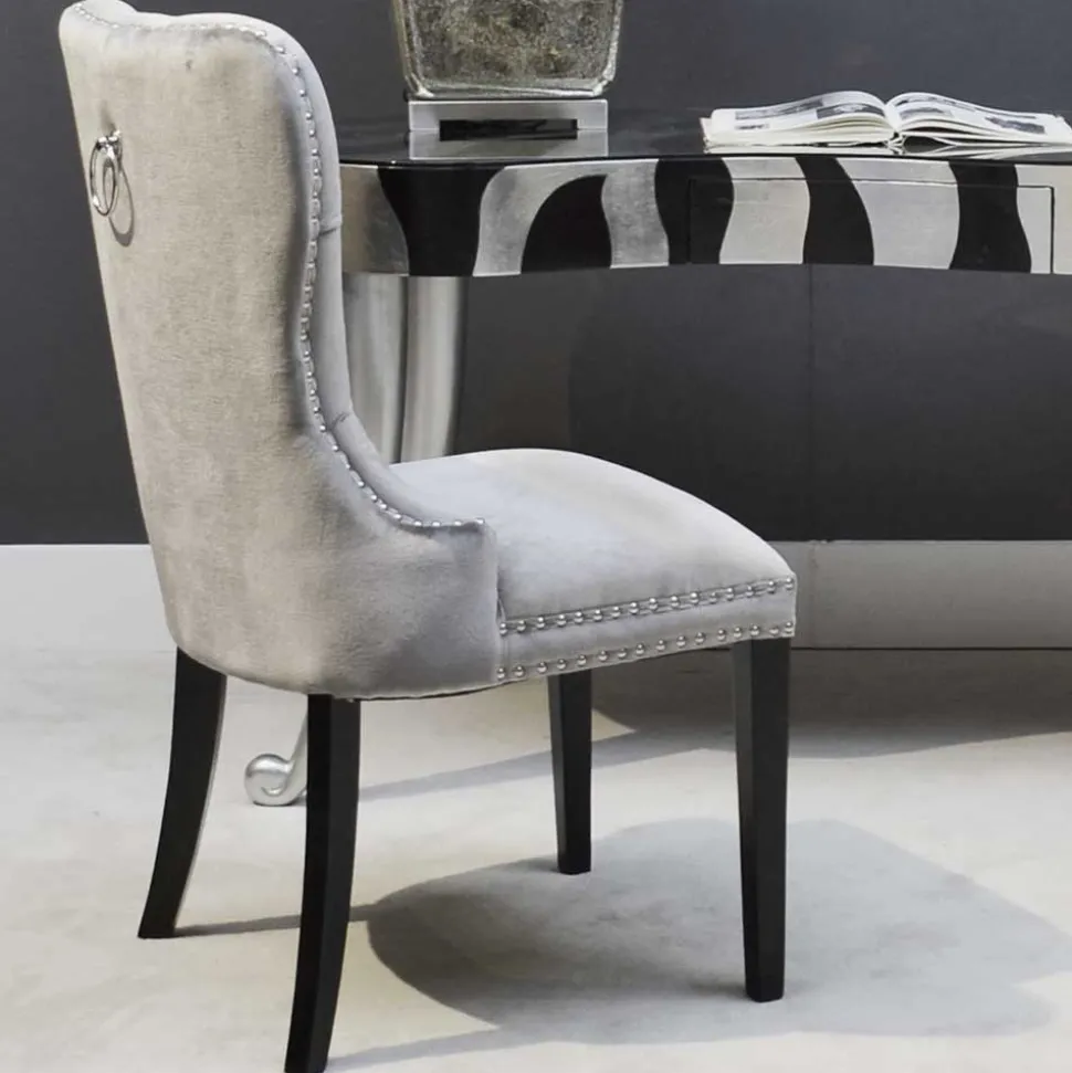 Hellgrauer Polsterstuhl mit Knöpfen & Nieten - Hokulani