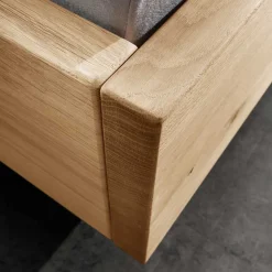 Holzbett mit Chenille Kopfteil & Nachttische - Nadescha (dreiteilig)