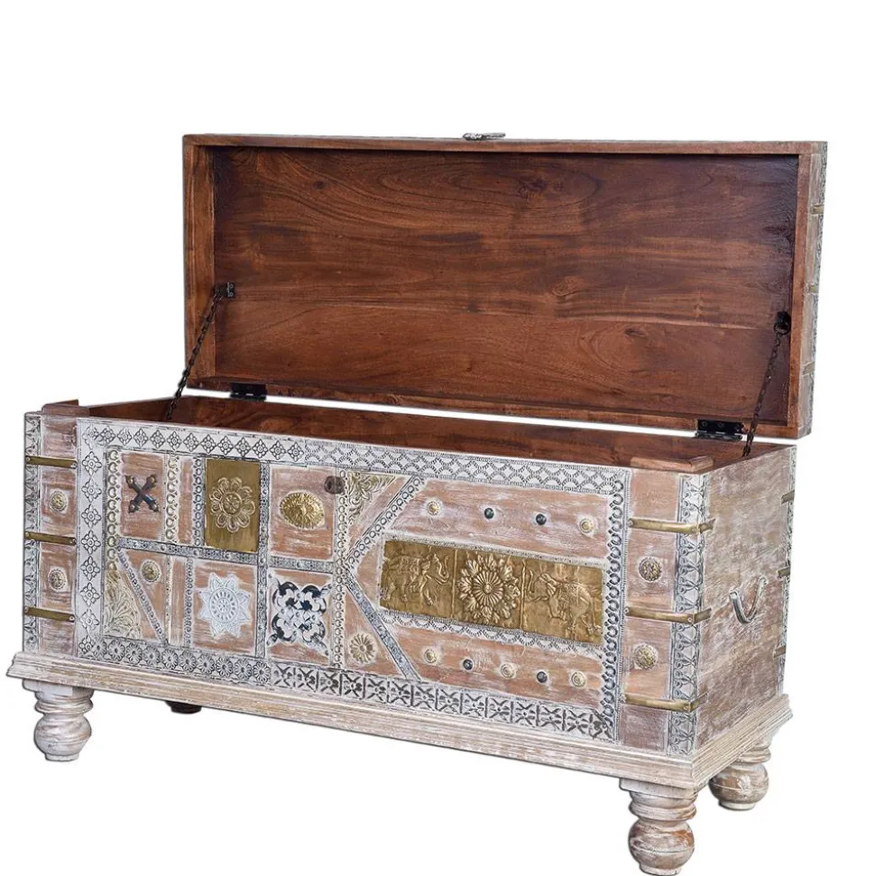 Holztruhe - ausgefallen gestaltet - Abraham