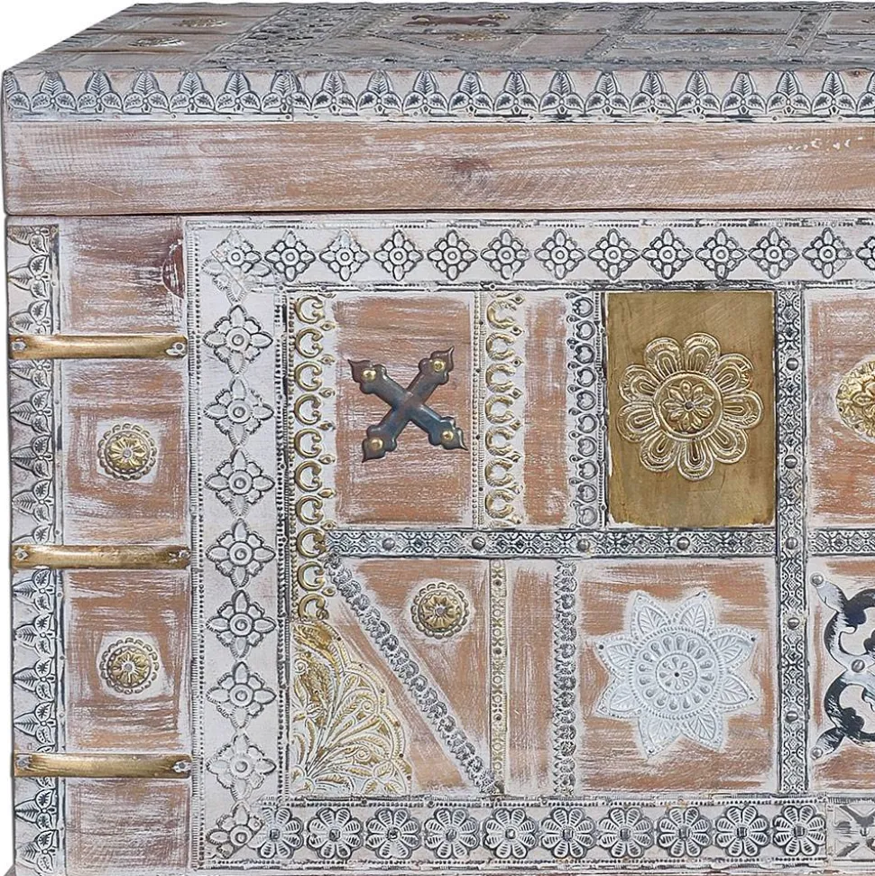 Holztruhe - ausgefallen gestaltet - Abraham