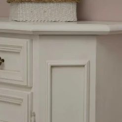 Klassisch-elegante Kommode in Antikweiß - Vicina