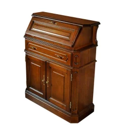 Klassischer Sekretär in Nussbaum - Uno