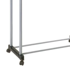 Kleiderwagen Aaltje auf Rollen