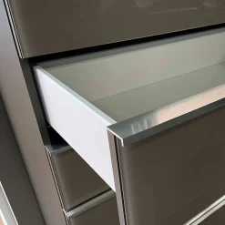 Kommode in Braun mit Glasfront - Madita