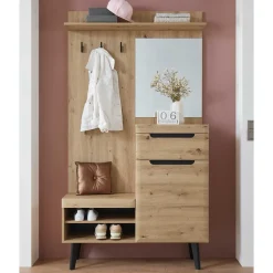 Kompakte Garderobe im Skandi Design - Olcian