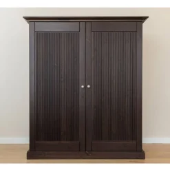 Kompakter Kleiderschrank im Modern-Country-Style - Nauizia