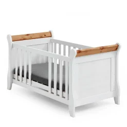 Landhaus Babybett aus Kiefer zweifarbig - Sibiuta
