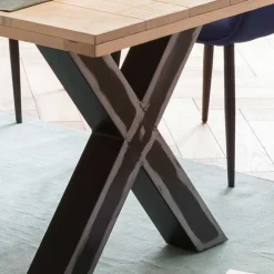 Markanter Esszimmertisch aus Recyclingholz Fichte - Giurgia