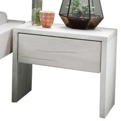 Massives Balkenbett in Weiß lasiert - Restania