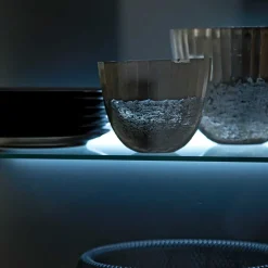 Modernes Eiche Sideboard mit Glaseinsätzen - Assela