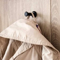 Modernes Garderobenpaneel mit Hutboden & Stange - Baiamare