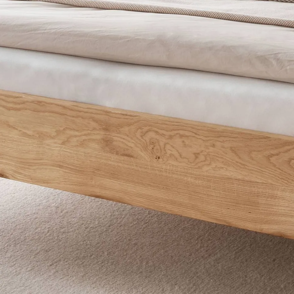 Modernes Holzbett in Wildeichefarben - Dizamora