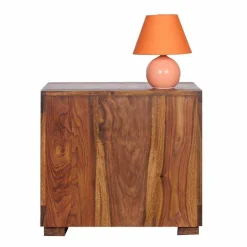 Quadratischer Beistelltisch Hoslo aus Massivholz klar lackiert