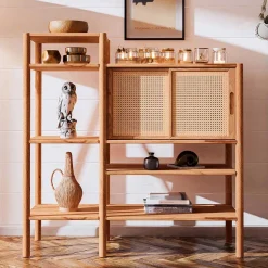 Regal aus Wildbuche mit zwei Schiebetüren - Indrya