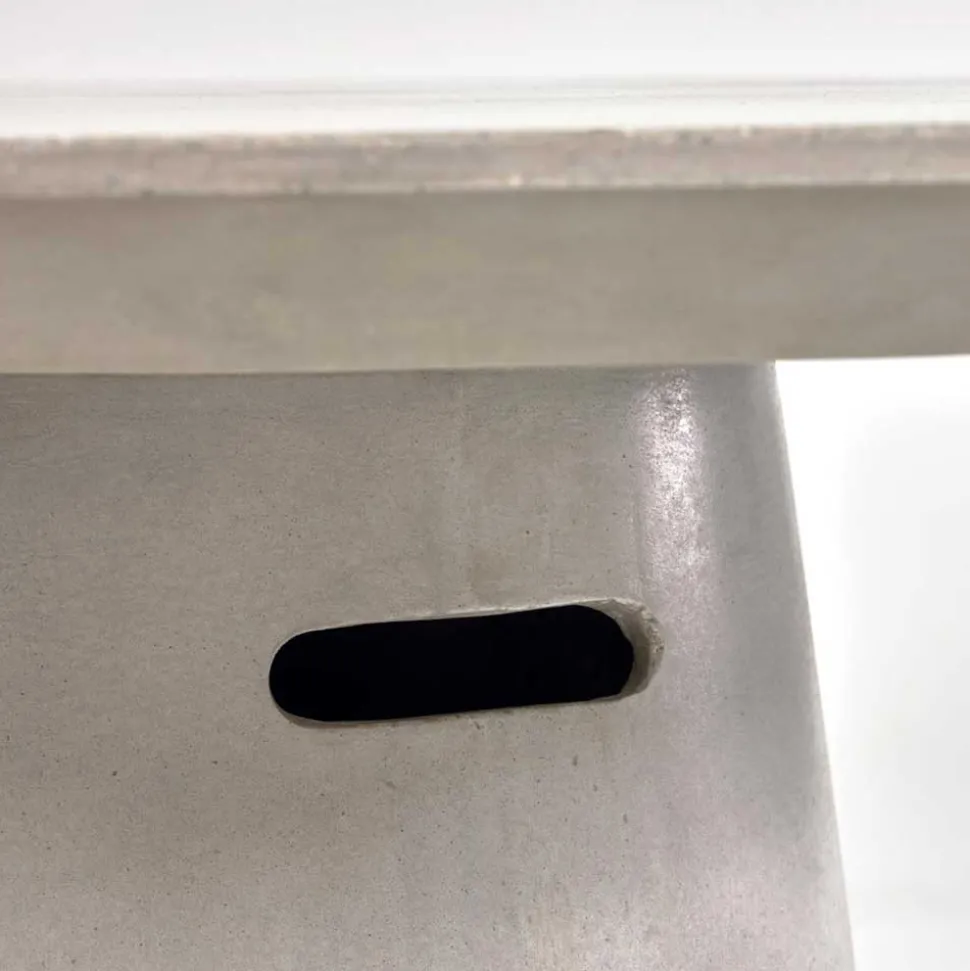 Runder Tisch aus Zement in Grau - Onan