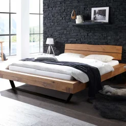Rustikales Wildeiche Holzbett mit Metallkufen - Space