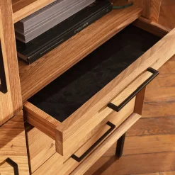 Scandi Design Kommode aus Naturholz Wildeiche - Kerfa