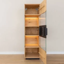 Schmale Massivholz Vitrine mit LED Beleuchtung - Eribella