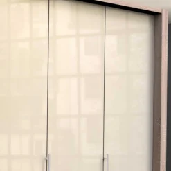 Schmaler Kleiderschrank in Cremefarben - Rativian