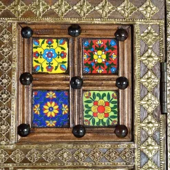 Schrank im Orient Design mit bunten Kacheln - Danascov