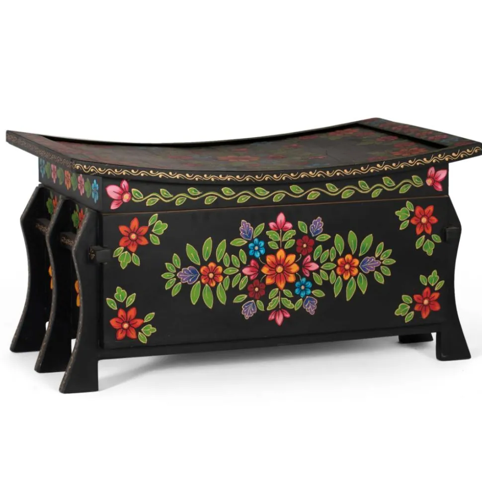 Schwarze Truhe mit bunter Blumen Malerei - Sacrala