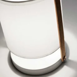 Skandi Tischleuchte in Weiß & Buche - Rina