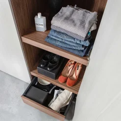 Skandi 3-türiger Schlafzimmerschrank in Grau - Rochella