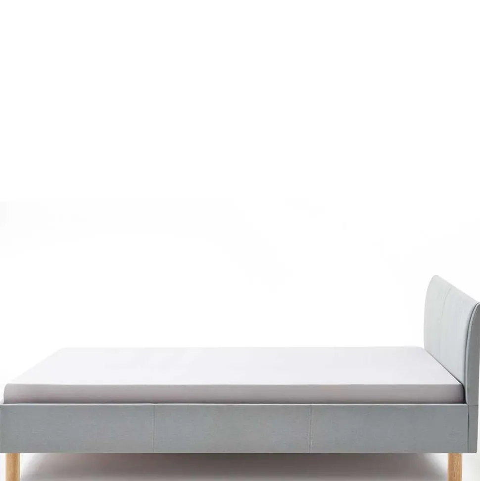 Skandinavisches Polsterbett in Hellblau Webstoff - Ortava