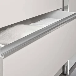 Weißer Kleiderschrank mit Schwebetüren - Brasatura