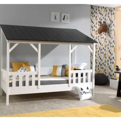 Weißes Hausbett mit Dach in Schwarz - Gozo