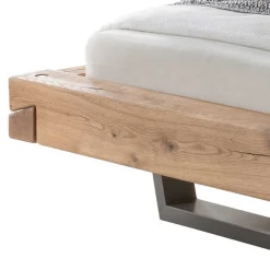 Wildeiche Balkenbett in Schwebeoptik Iloventa mit Metallkufen Industrial