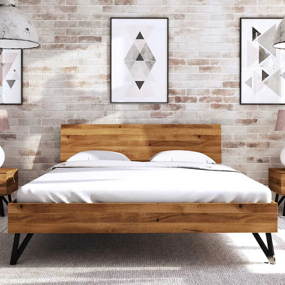 Wildeiche Bett aus Stahlfüßen in Schwarz - Mandirov