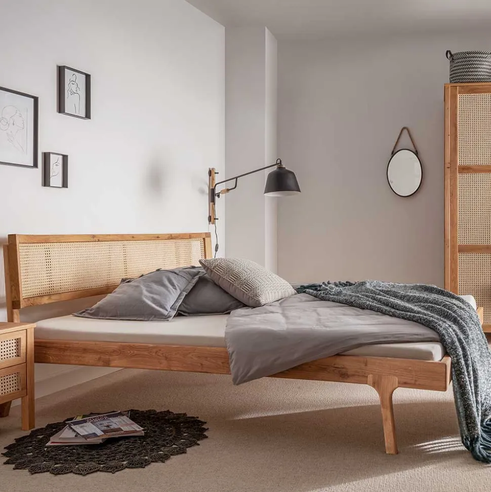 140x200 Holzbett aus Wildeiche mit Rattan - Ambrosso